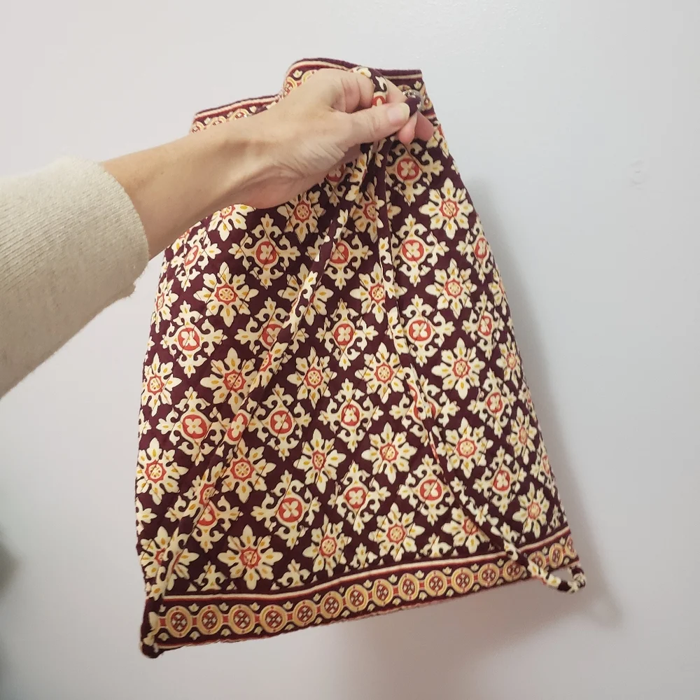 🌻HP Vera Bradley Drawstring Backpack Bag Burgandy Medallion Pattern - Picture 11 of 11